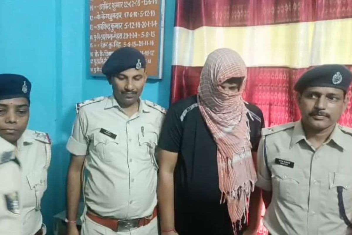 Bihar Crime: पूर्णिया में सब्जी दुकान से भारी मात्रा में हथियार और कारतूस बरामद, जेल से छूटने के बाद खोली थी दुकान