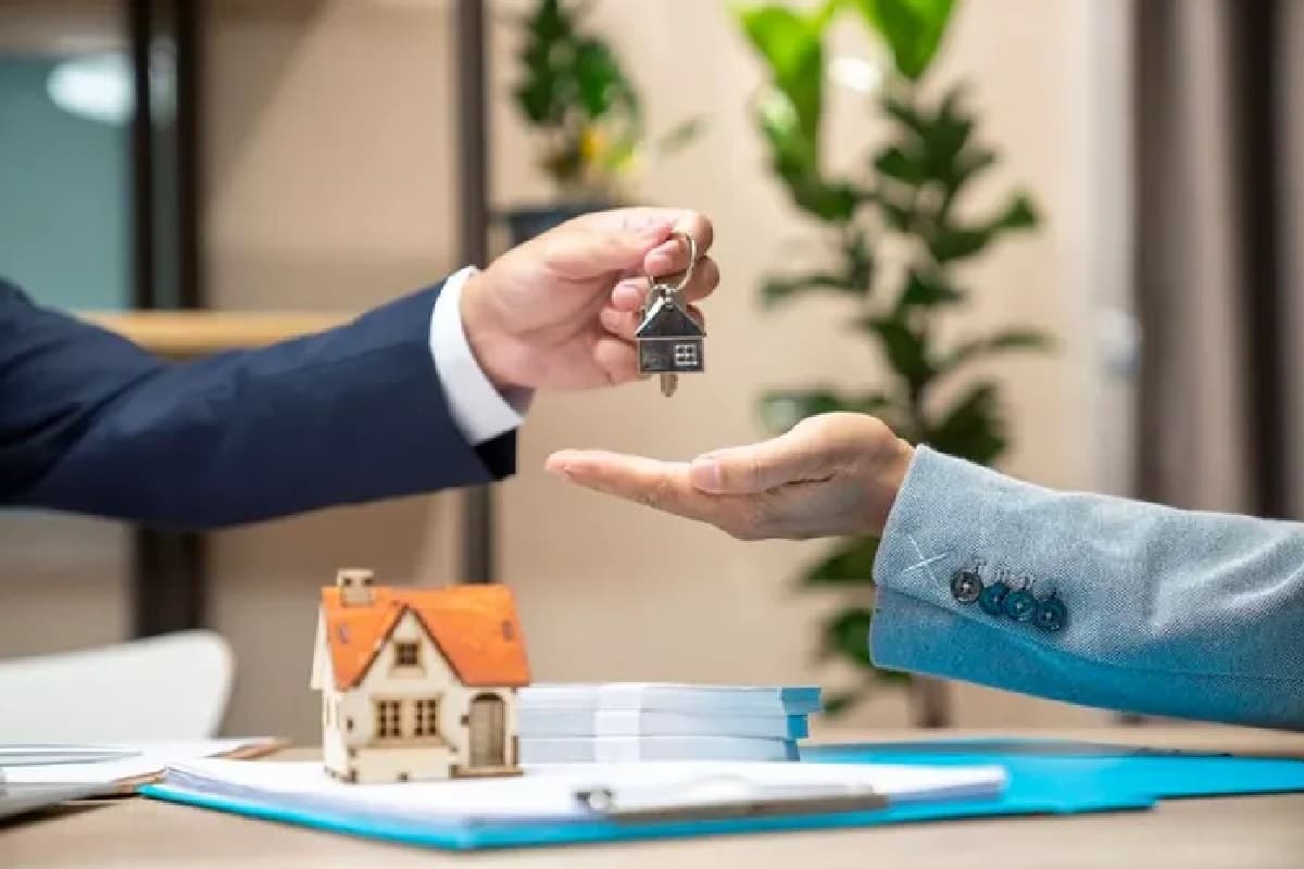 Residential Sales: रियल एस्टेट में लौट रहे अच्छे दिन, कोरोना महामारी के बाद प्रीमियम घरों की मांग बढ़ी
