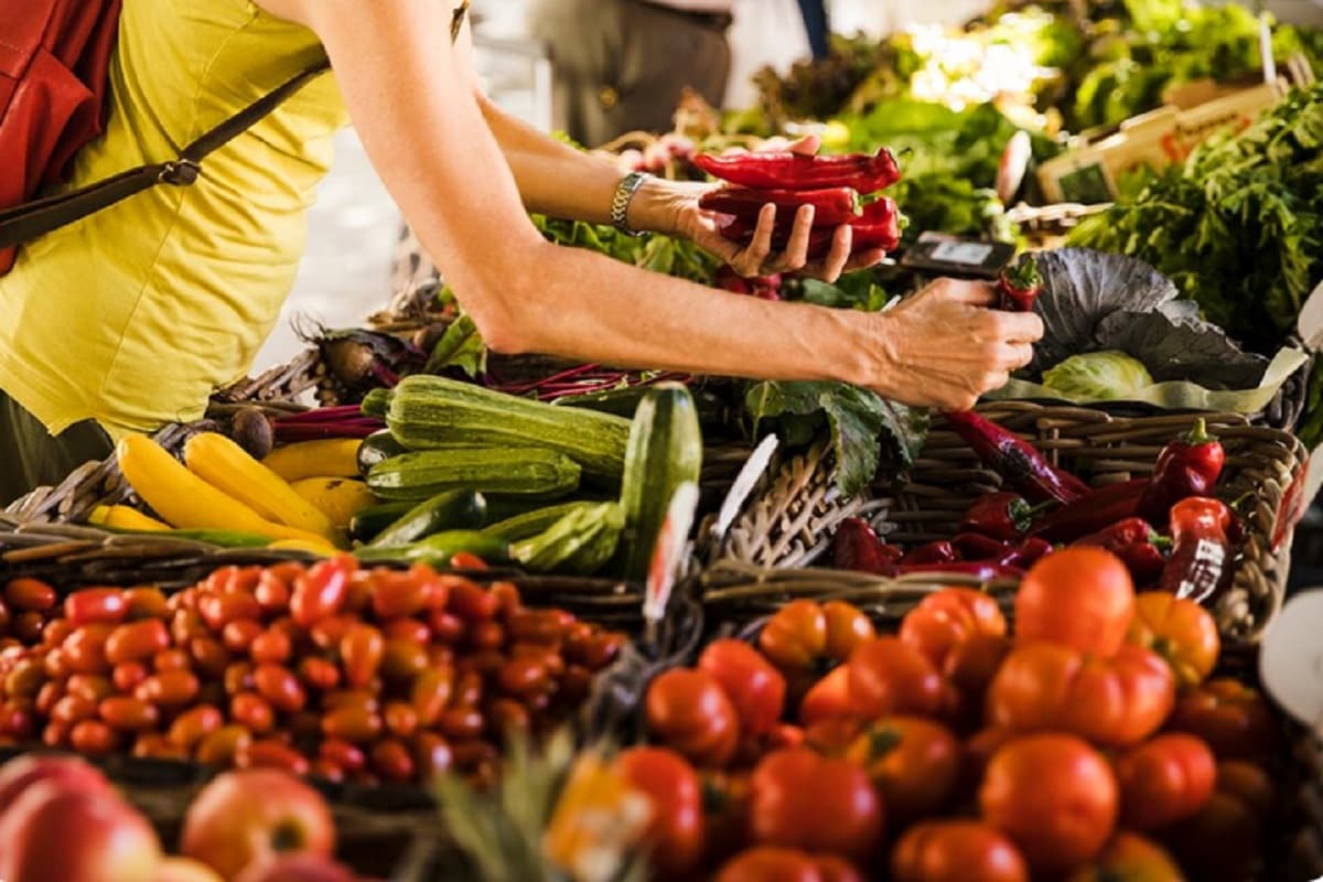 Retail Inflation: सब्जी और दालों ने तोड़ी महंगाई की कमर! आम आदमी को मिली बड़ी राहत