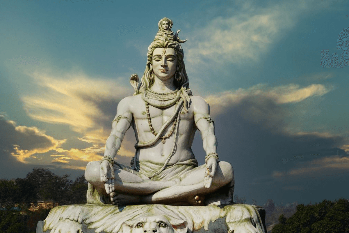 Sawan 2025: सावन के पावन दिनों में शिव पूजा से जुड़ी ये बातें जानना हर भक्त के लिए जरूरी