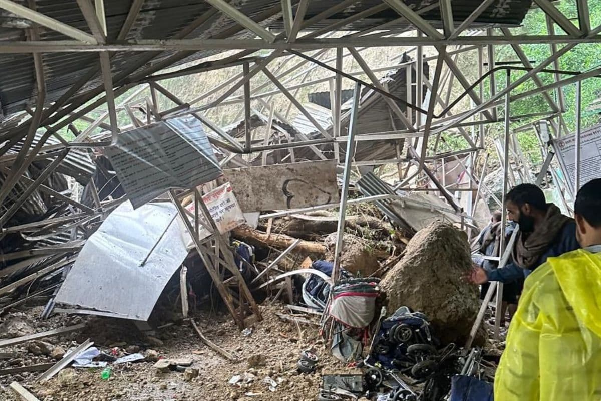 वैष्णो देवी यात्रा मार्ग पर भूस्खलन, कटरा में बारिश के बाद हादसा, 5 श्रद्धालु घायल