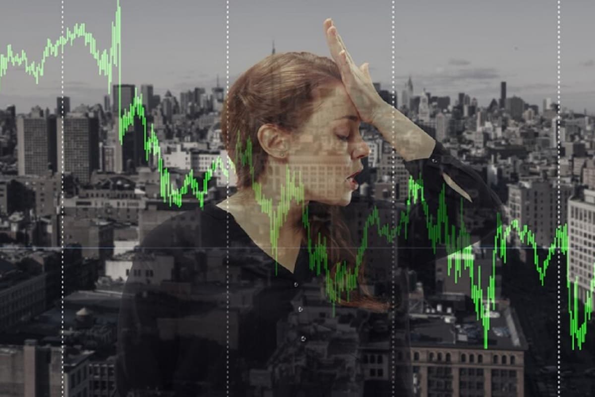 भारी बिकवाली से शेयर बाजार में हाहाकार, सेंसेक्स-निफ्टी धड़ाम