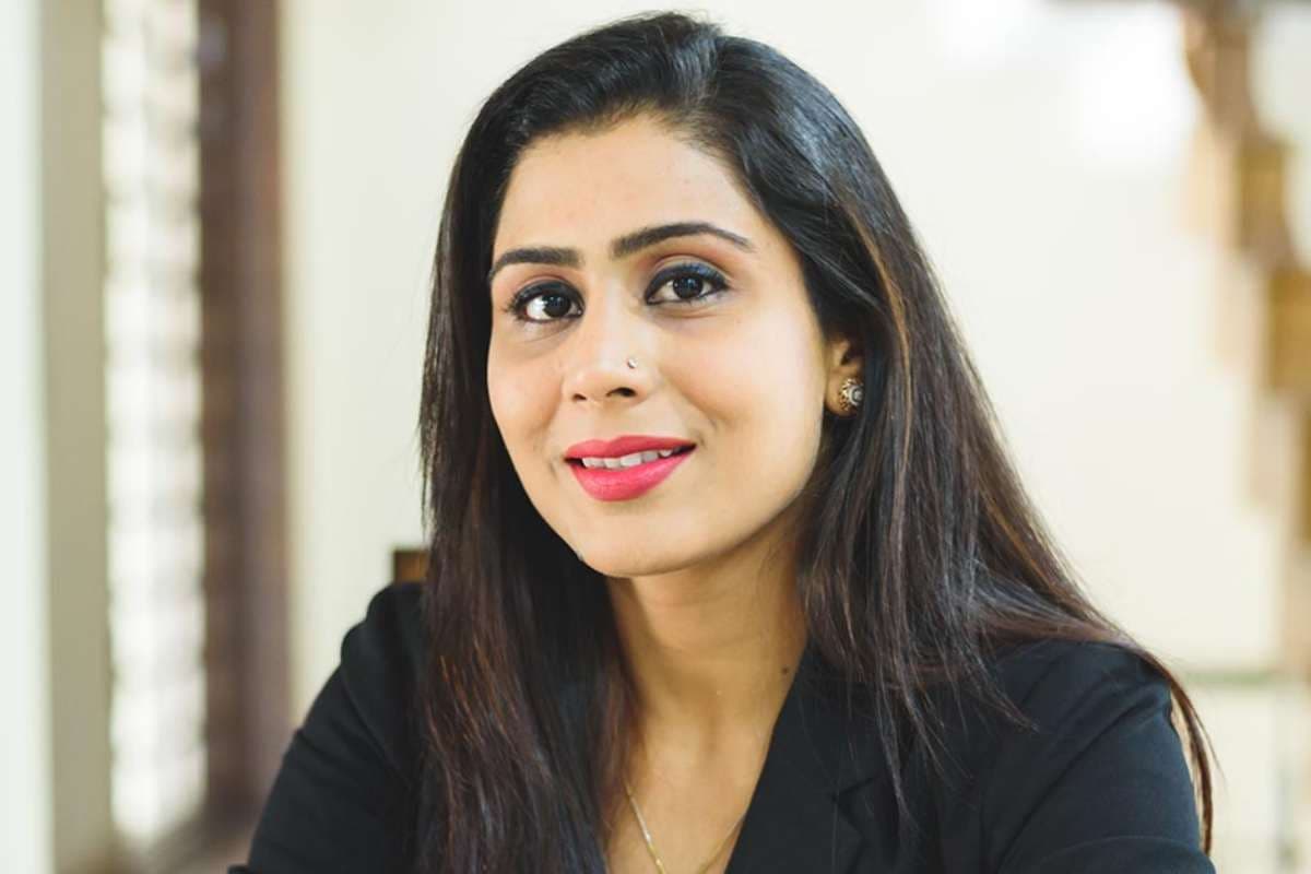 Success Story: NIIT से शुरू किया सफर, अब हैं 13,000 करोड़ की मालकिन, 100 करोड़ के घर में जीती हैं लग्जरी लाइफ