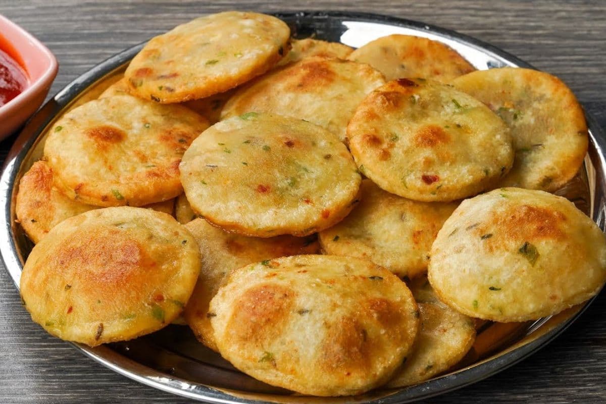 Suji Aloo Puri