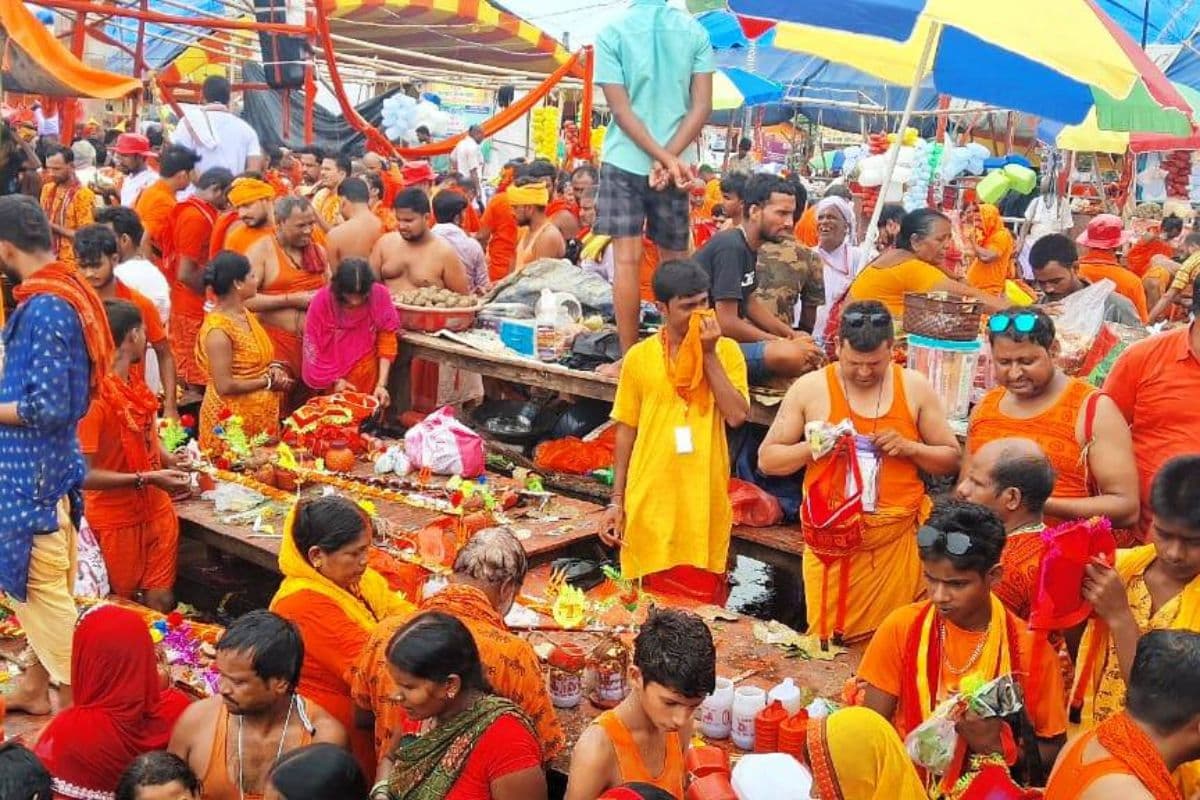 Shravani Mela 2025: सावन की दूसरी सोमवारी कल, कांवरियों से पटी अजगैवीनगरी, डेढ़ लाख से अधिक कांवरिये रविवार को देवघर गये