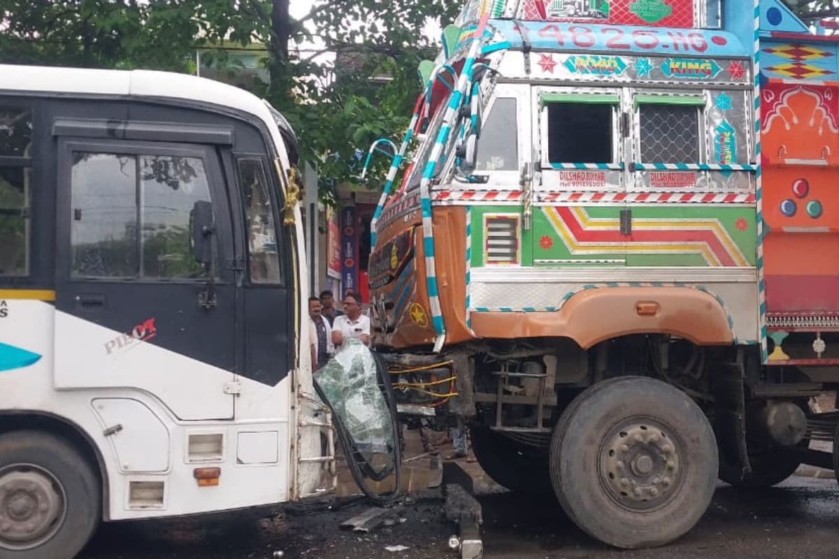 Bihar Road Accident More than 12 injured in bus-truck collision