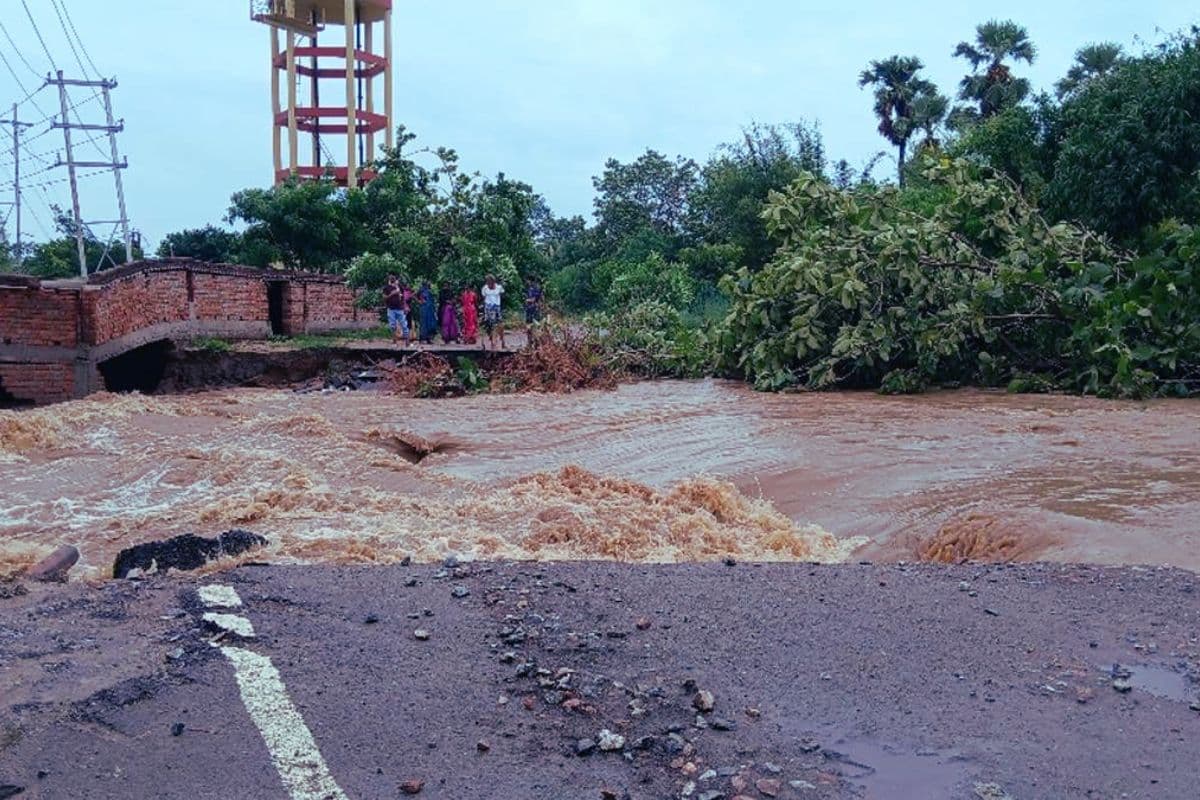 Bihar Flood Alert Water entered police station disaster