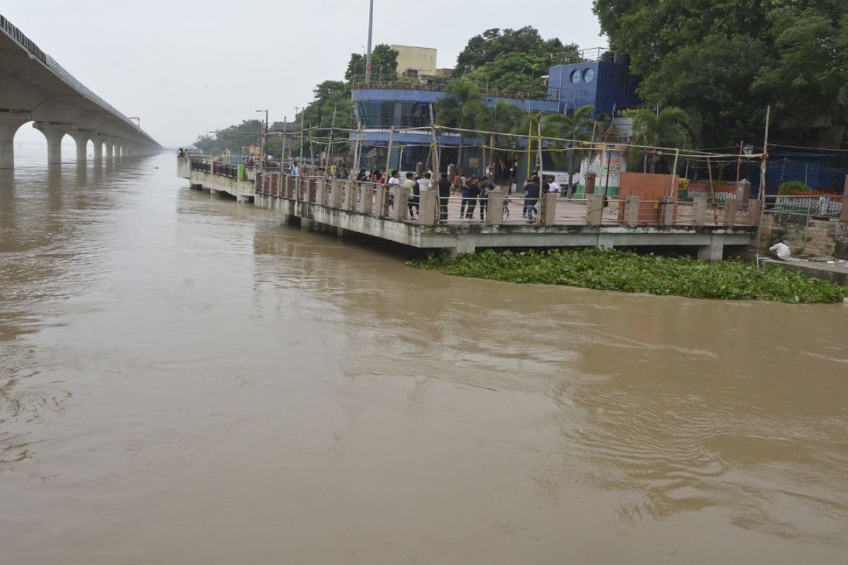 Bihar Flood Alert Ganga flowing beyond danger mark water spreading rapidly