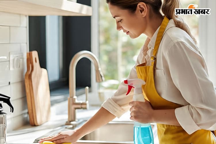 Kitchen Tips: फंगस मेहमान बनकर रसोई में बना रहे हैं घर, तो इन तरीकों से करें खात्मा