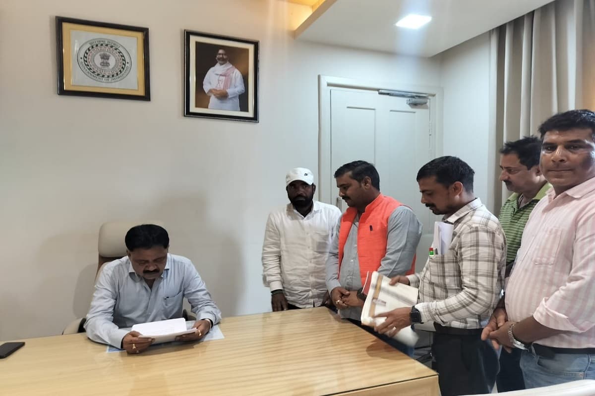 वोकेशनल टीचर्स के साथ हो रहा भेदभाव, प्रतिनिधिमंडल ने उच्च शिक्षा मंत्री से मुलाकात कर सौंपा ज्ञापन