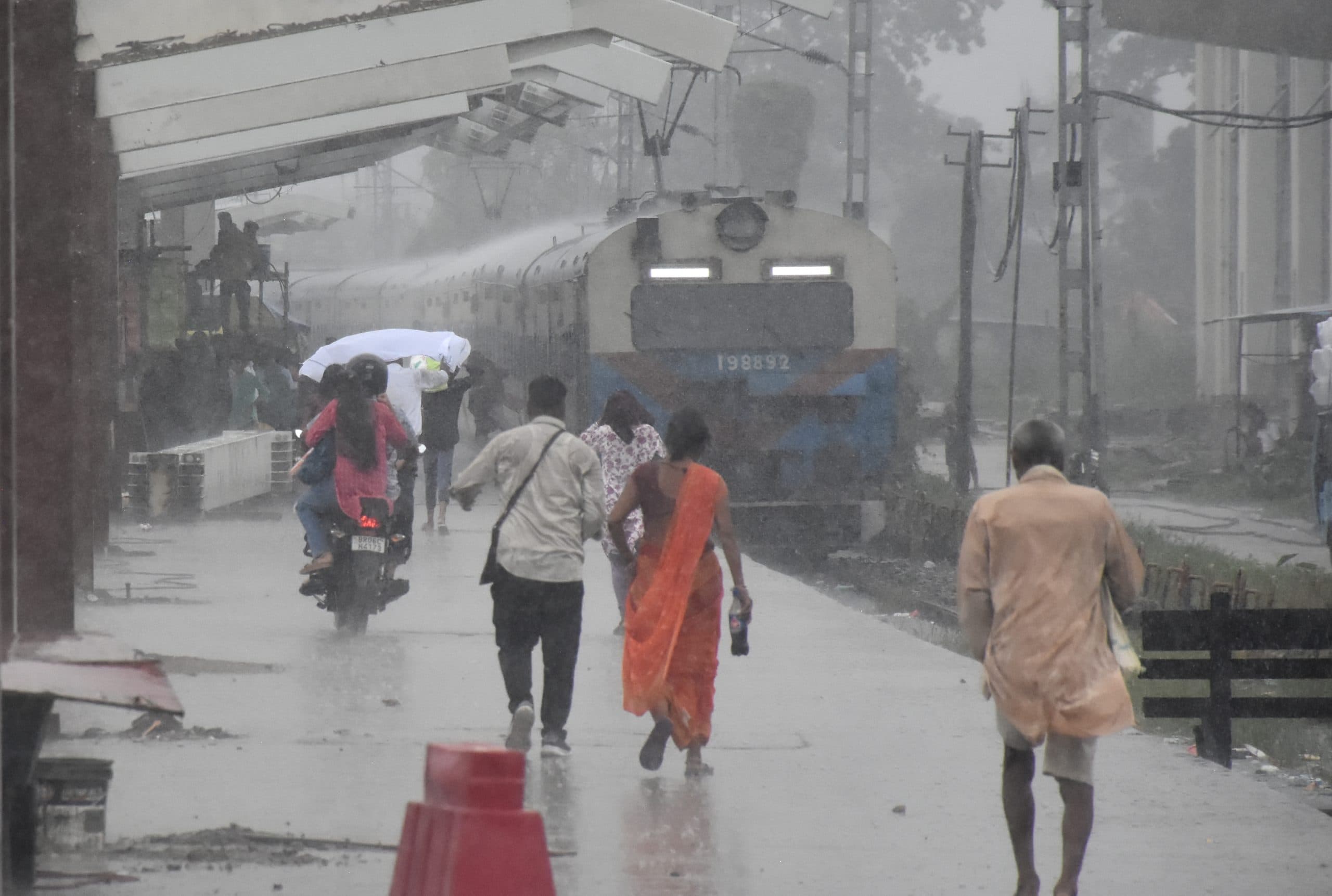Bihar Weather Heavy rain warning today danger of lightning