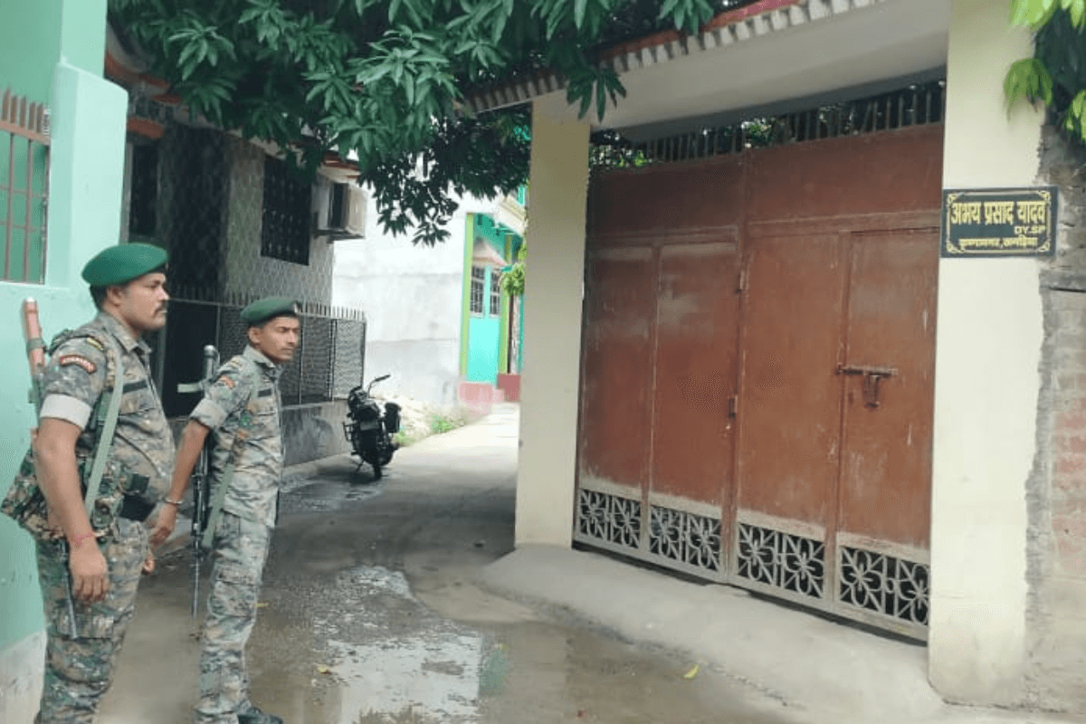 bihar news police raid bihar news police raid