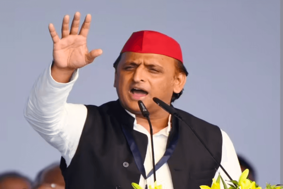 अखिलेश यादव का सत्ता संकल्प, हर घर बिजली फ्री, हर महिला को ₹3000, युवाओं के हाथ में iPad