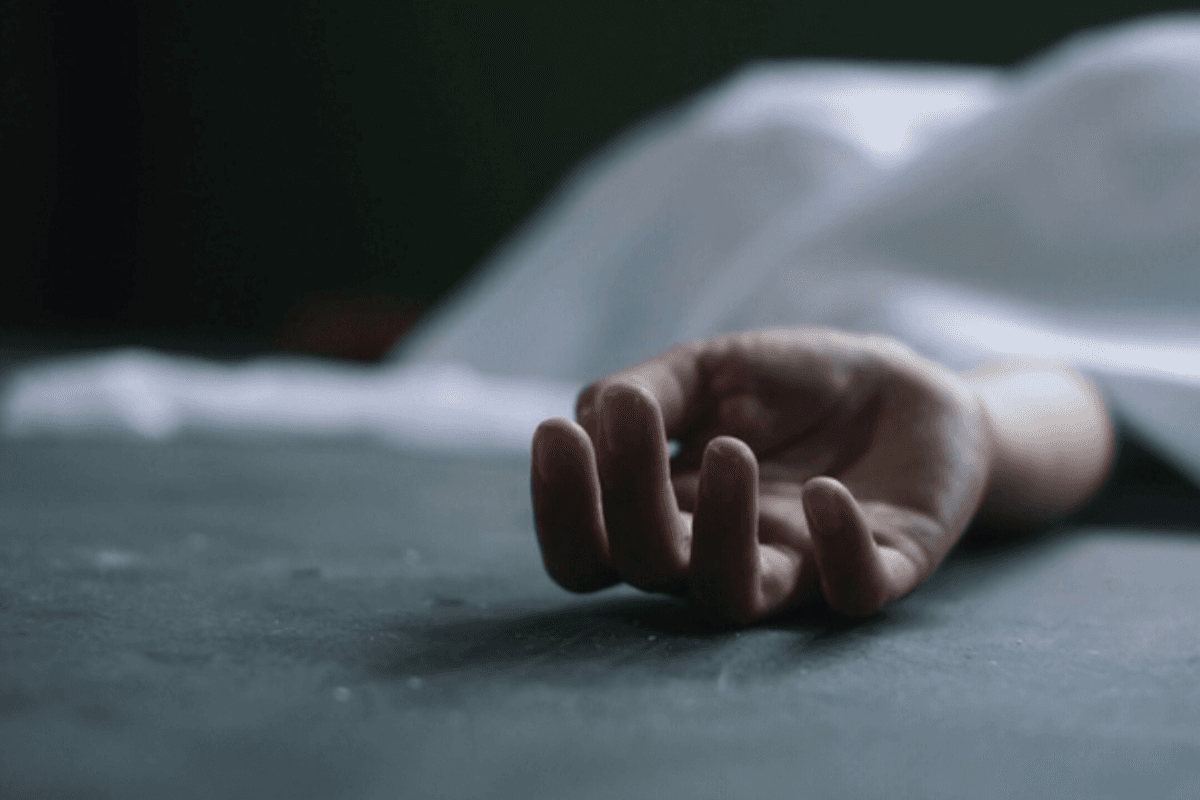 AC की गैस बनी मौत का सामान! दिल्ली में एक ही कमरे में चार मैकेनिकों की संदिग्ध हालात में मौत