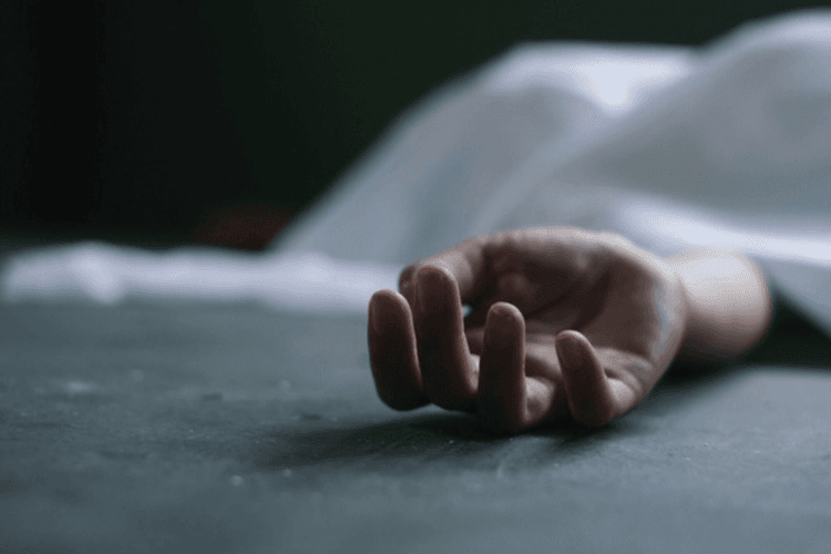 AC की गैस बनी मौत का सामान! दिल्ली में एक ही कमरे में चार मैकेनिकों की संदिग्ध हालात में मौत