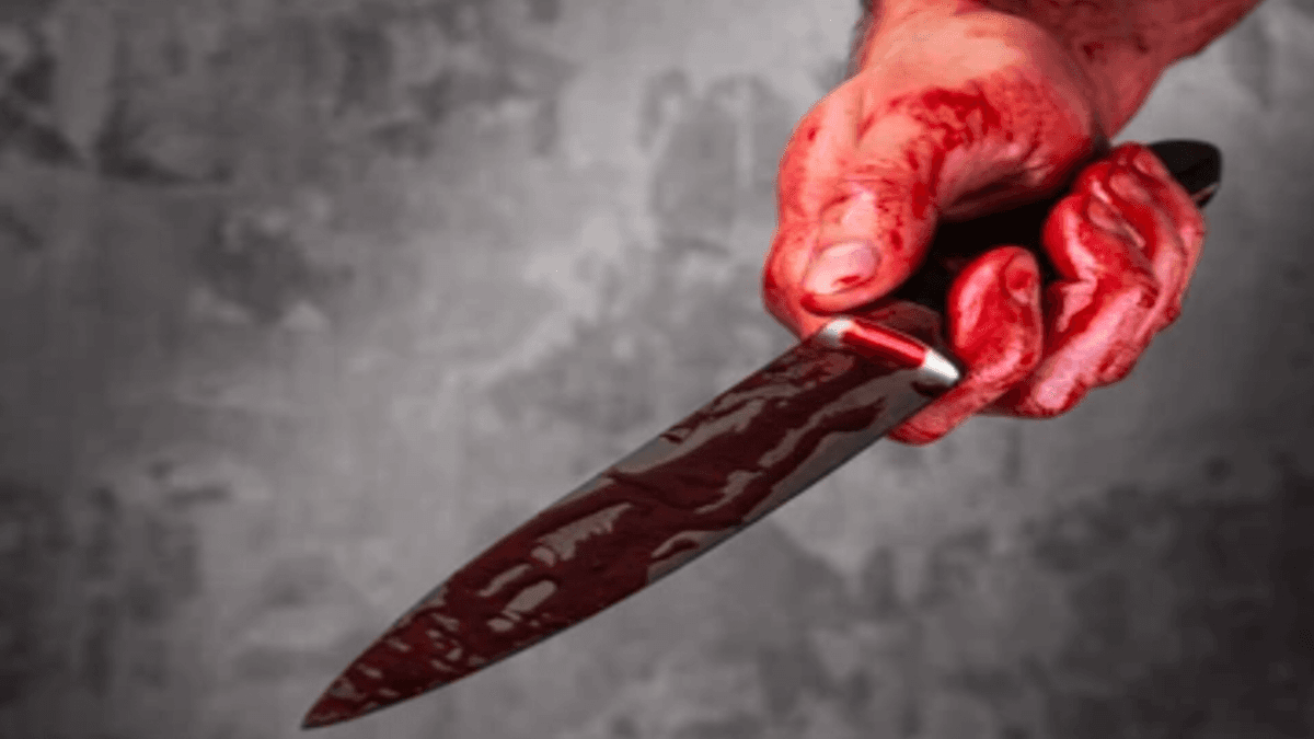 गला रेतकर किसान की नृशंस हत्या, दरवाजे पर पड़ा मिला लहूलुहान शव – गांव में दहशत का माहौल