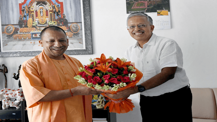 मुख्यमंत्री के सबसे भरोसेमंद अफसर को सौंपी गई यूपी की कमान, एसपी गोयल बने मुख्य सचिव!