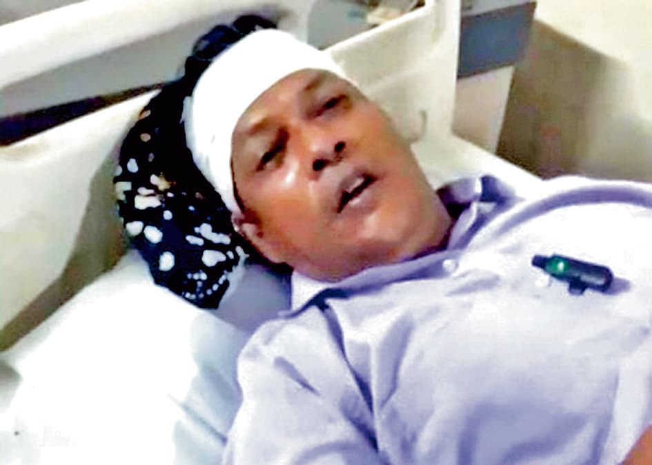 तृणमूल कांग्रेस के दो गुटों में टकराव, महिला सभापति पर हमले का आरोप