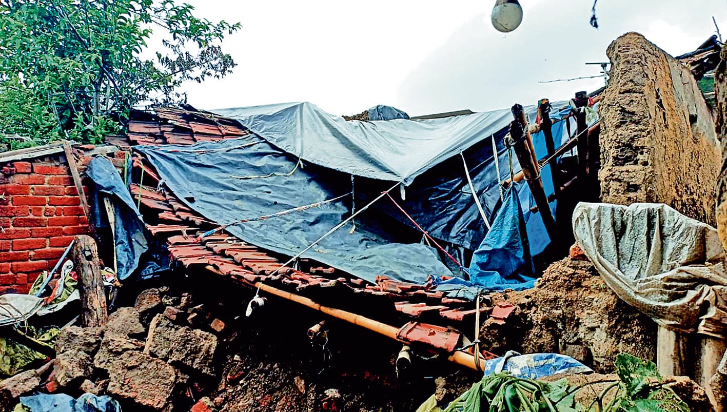 पुरुलिया : लगातार बारिश  से जनजीवन अस्त-व्यस्त