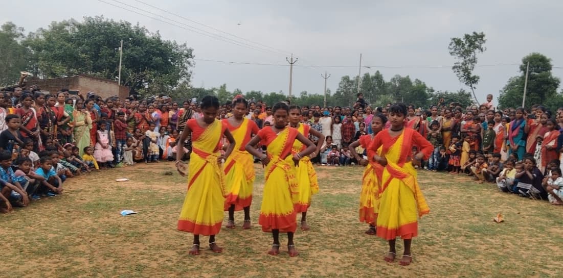 Giridih News :संताल जुवान गांवता ने प्रतियोगिता का किया आयोजन