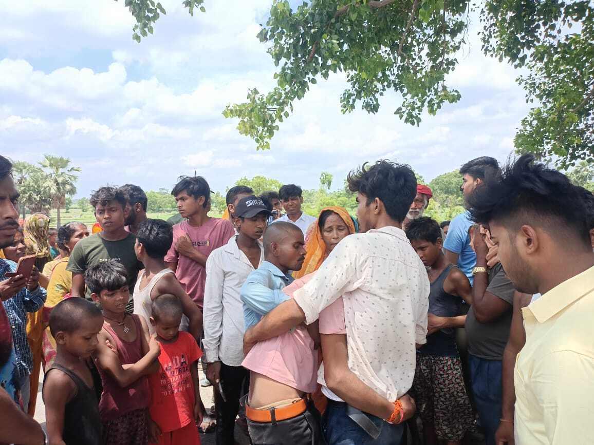 Motihari: नहर में डूबे दोनों युवकों का शव बाहर निकाला