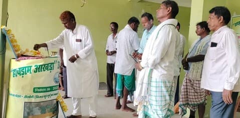 पथरगामा में शहीदों को किया नमन, शिक्षा को बताया संघर्ष का सबसे बड़ा शस्त्र