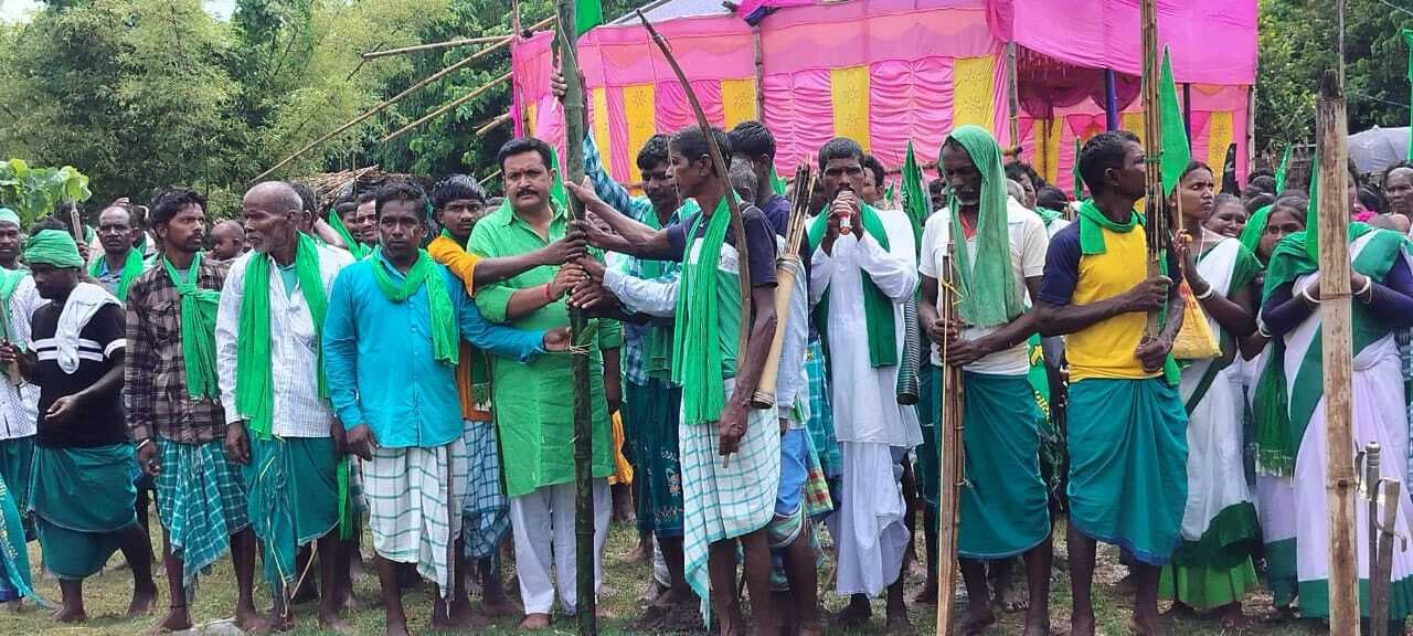 हूल दिवस पर पारंपरिक नृत्य व तीरंदाजी प्रतियोगिता