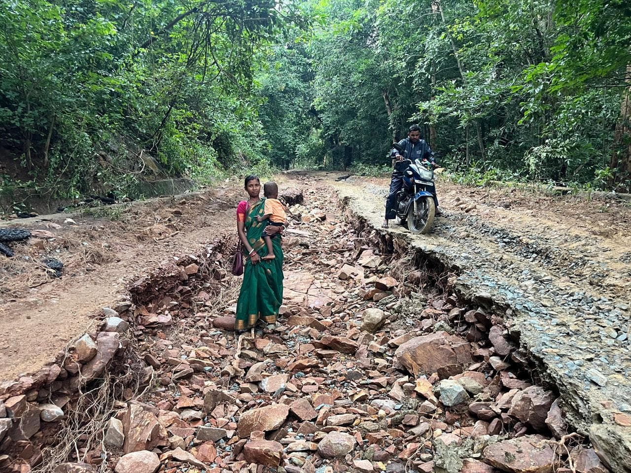 East Singhbhum News : डुमरिया में 50 वर्षों में पहली बार बाढ़ से भारी तबाही