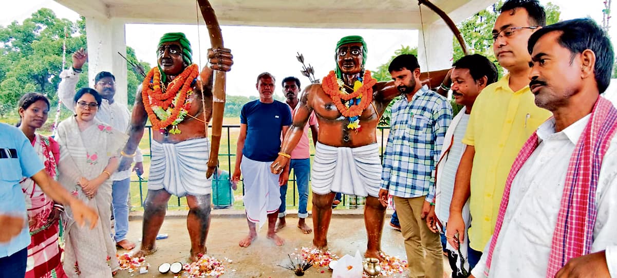 seraikela kharsawan news: सिदो-कान्हू के बताये मार्ग पर चलने की जरूरत : विधायक