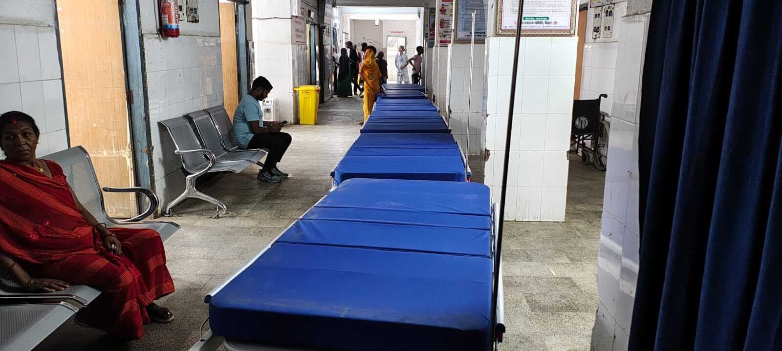 अनुमंडलीय अस्पताल को मिले 20 नये बेड व ओटी टेबल