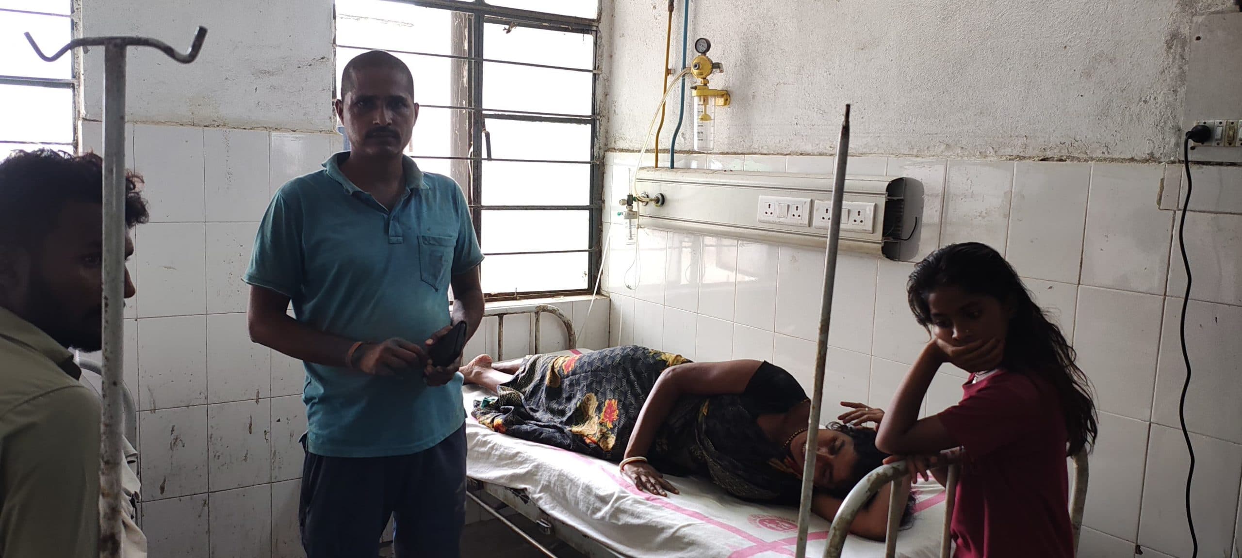 देवर-देवरानी ने जेठ-जेठानी को पीटा, घायल