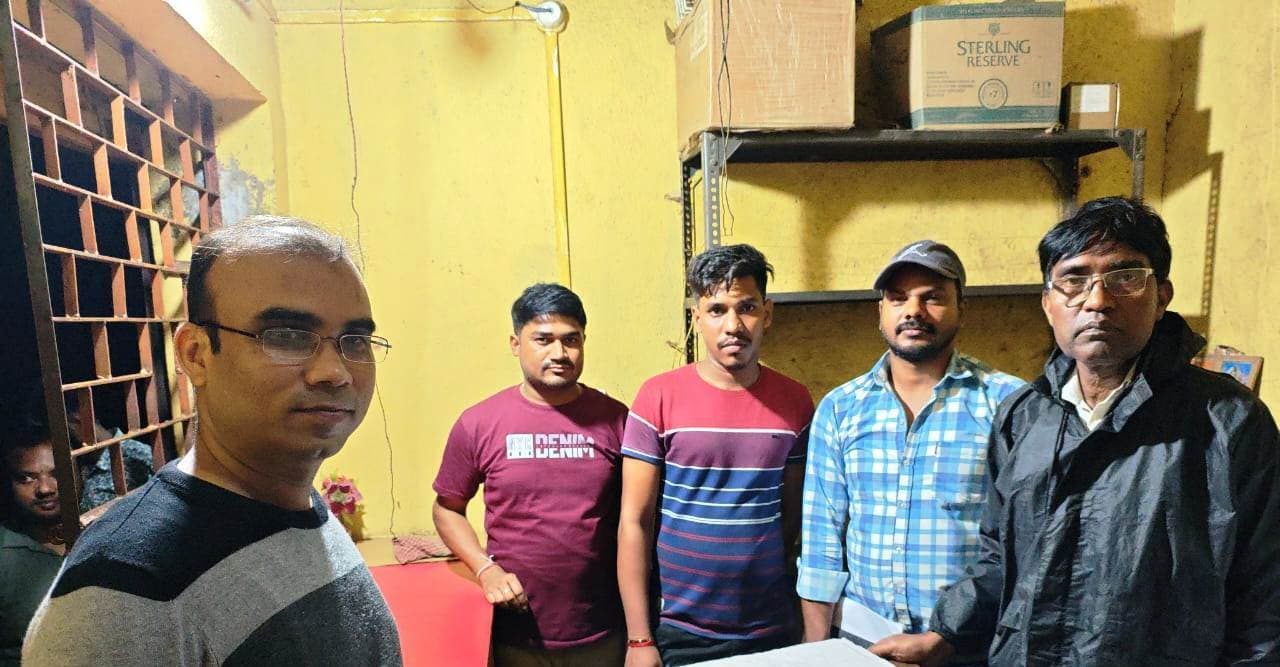 अनुबंध समाप्त होने पर अमड़ापाड़ा की दो सरकारी शराब दुकानें सील