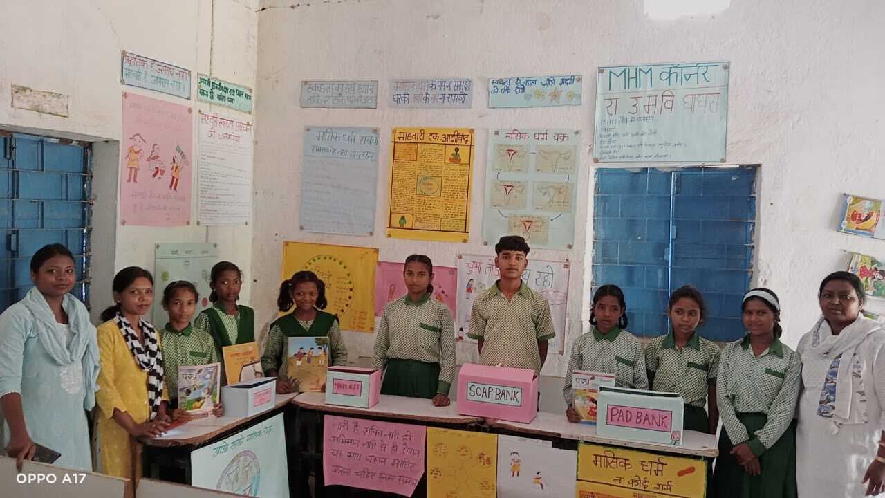 माहवारी स्वच्छता को लेकर जागरूक की गयीं किशोरियां