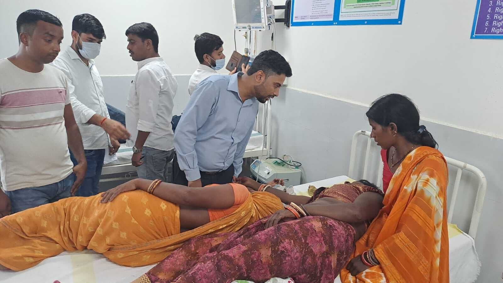 सीएनजी ऑटो पलटने से 4 महिला सहित पांच घायल