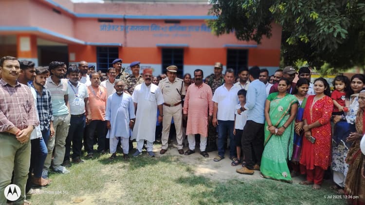 Motihari: राष्ट्रपति पुलिस पदक से सम्मानित शहीद प्रभु नारायण सिंह को दी गयी श्रद्धांजलि