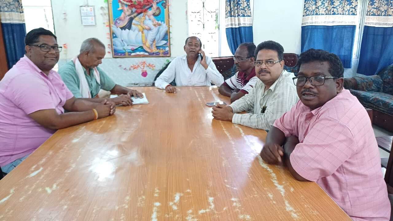 चितरा: जेसीसी सदस्यों ने बैठक कर हड़ताल करने का लिया निर्णय