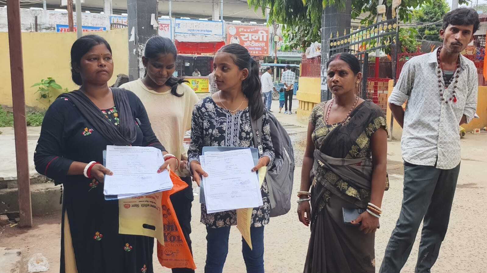 मेडिकल सर्टिफिकेट में हस्ताक्षर व मोहर मारने के एवज में छात्रों से हो रही वसूली