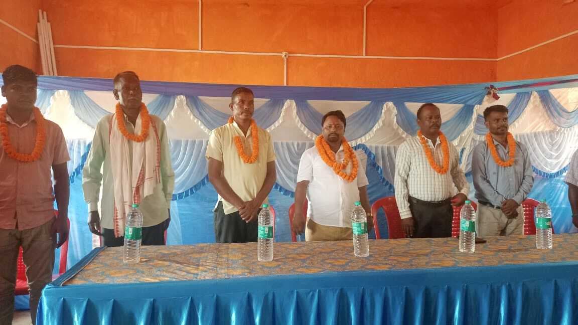 सरना बखोड़ में स्टेज निर्माण का शिलान्यास