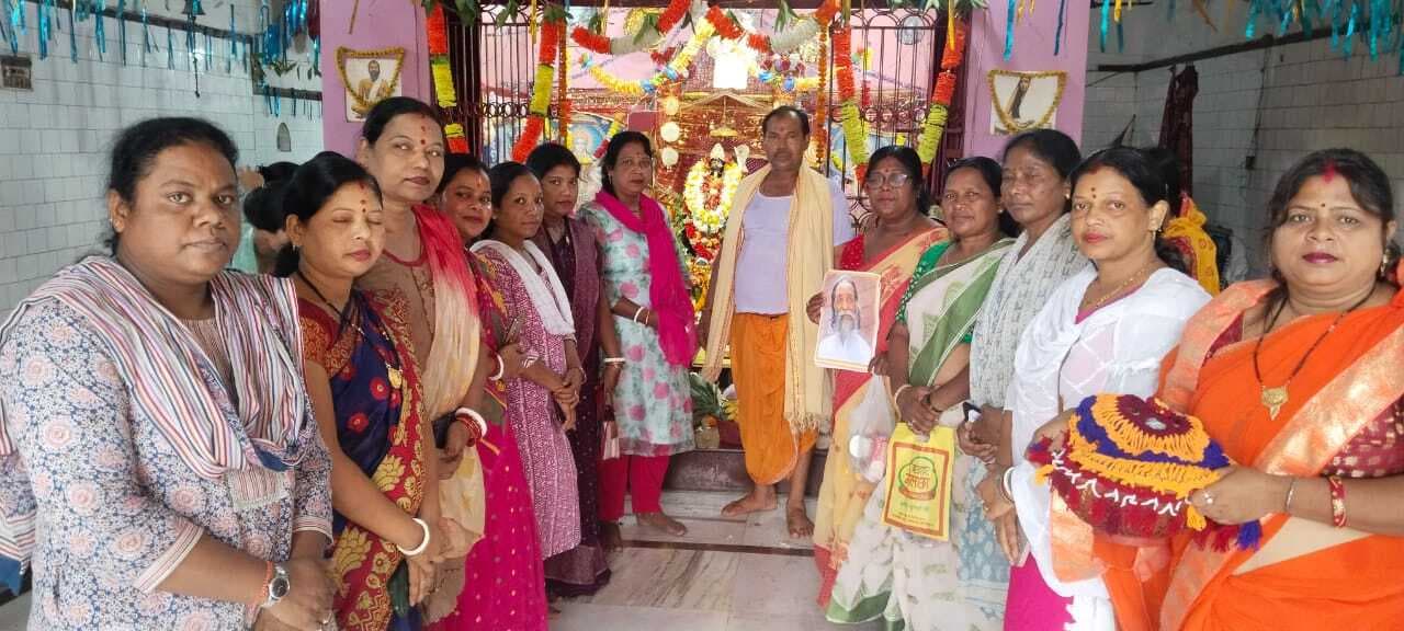 Jamshedpur News : कीताडीह में शिबू सोरेन की सेहत में सुधार को लेकर पूजा-अर्चना