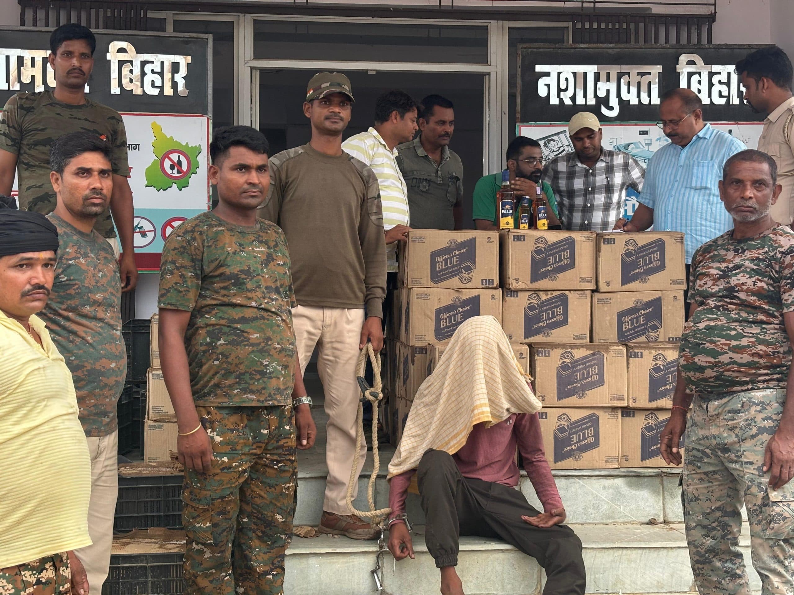 ट्रक से 79 पेटी विदेशी शराब बरामद, चालक गिरफ्तार