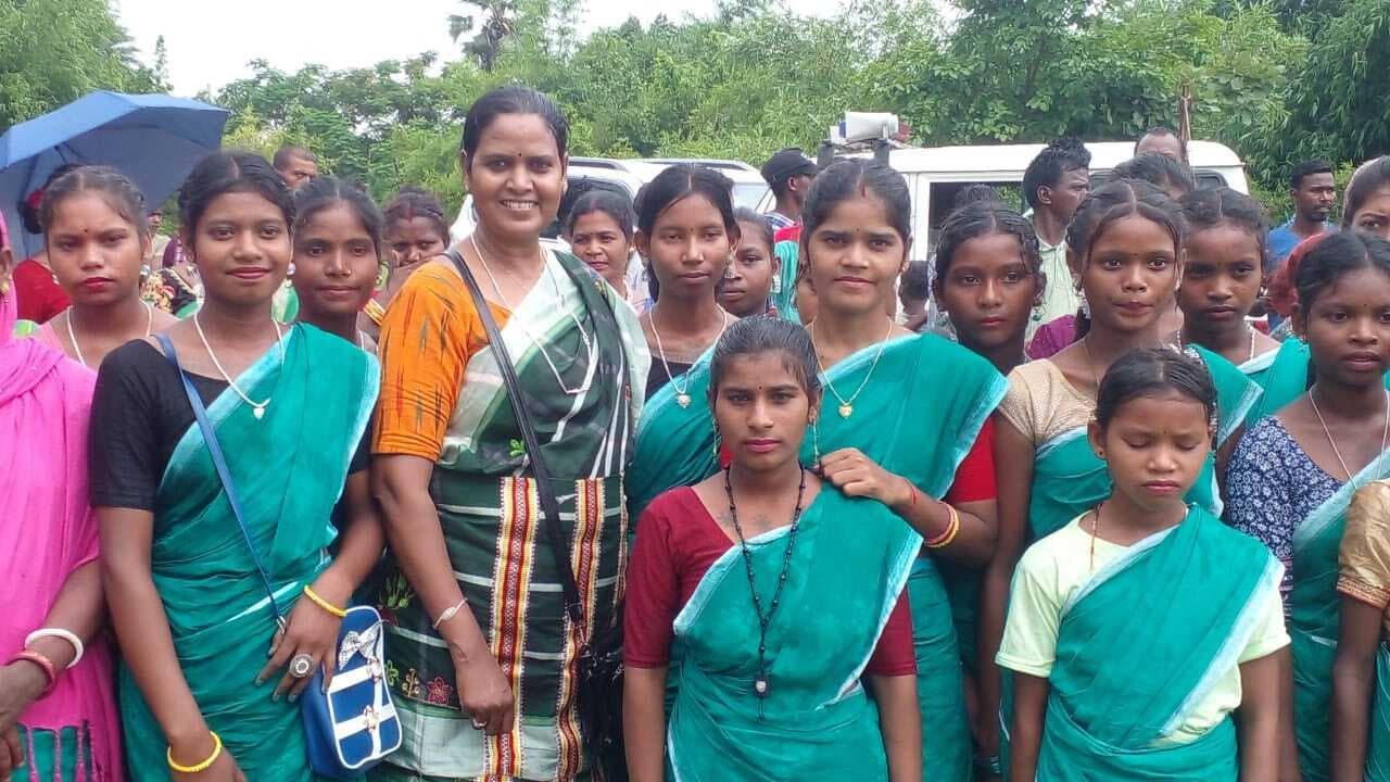 नृत्य नहीं नेतृत्व भी आदिवासियों को करना होगा