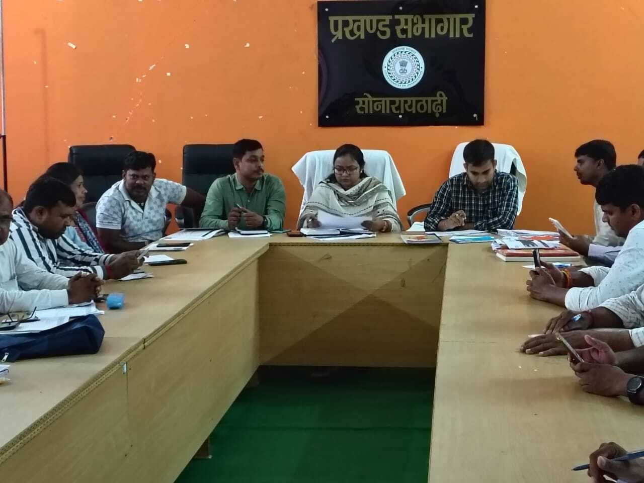 पेयजल व स्वच्छता विभाग की रिपोर्ट जल्द जमा करें : बीडीओ