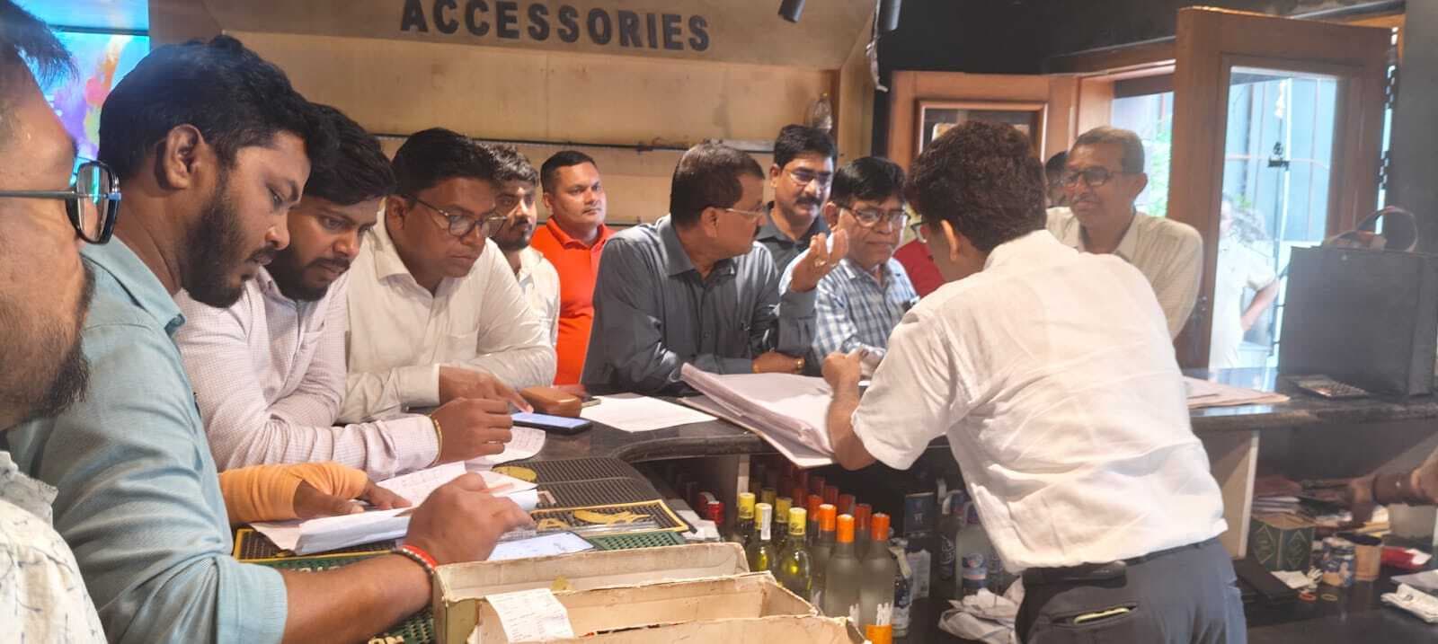 Ranchi news : स्टॉक व बिक्री के ऑडिट के साथ शराब दुकानों की हैंडओवर-टेकओवर प्रक्रिया शुरू