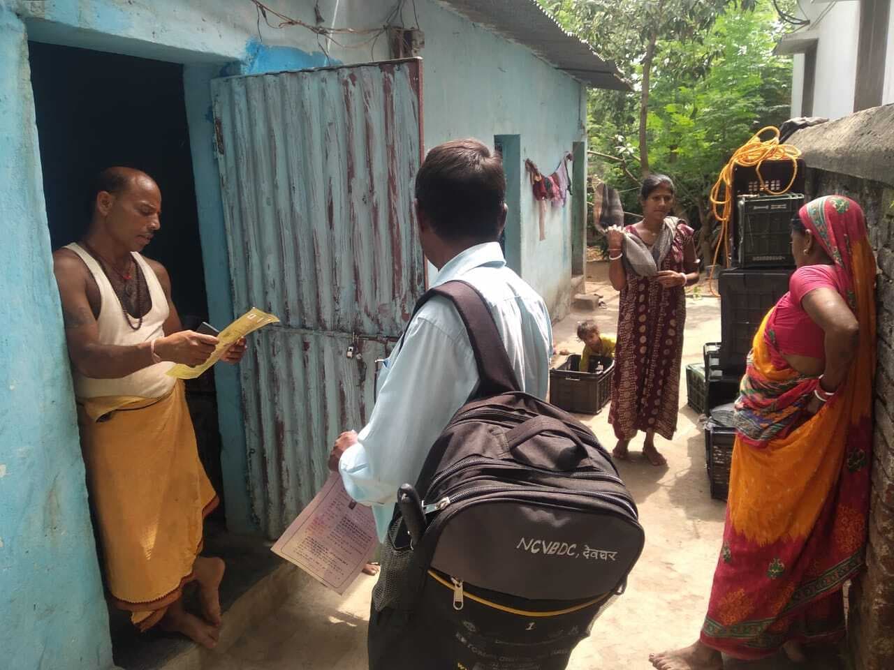 Deoghar news : डेंगू रोधी माह शुरू, कंट्रेनर सर्वे और जागरुकता के लिए दो टीमें रवाना