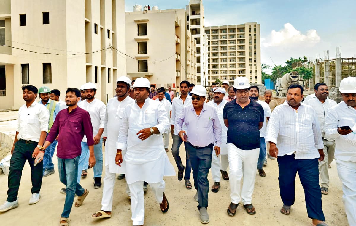 Hajipur News : महुआ मेडिकल कॉलेज में ओपीडी सेवा अगस्त से