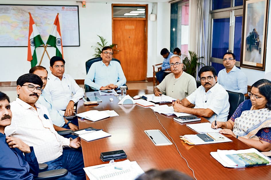 Hajipur News : समपार फाटकों पर जाम से निबटने के लिए दिये निर्देश