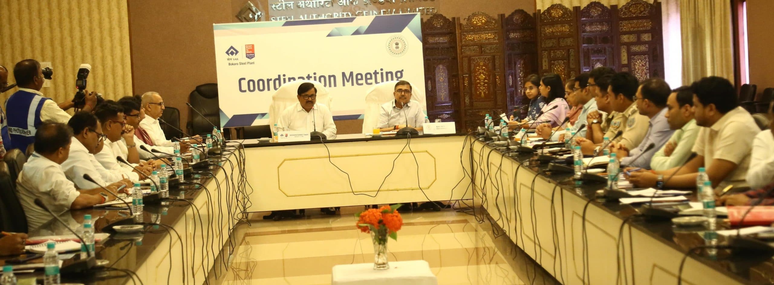 Bokaro News : परस्पर संवाद, सहयोग व संपर्क से हर समस्या का होगा समाधान : उपायुक्त