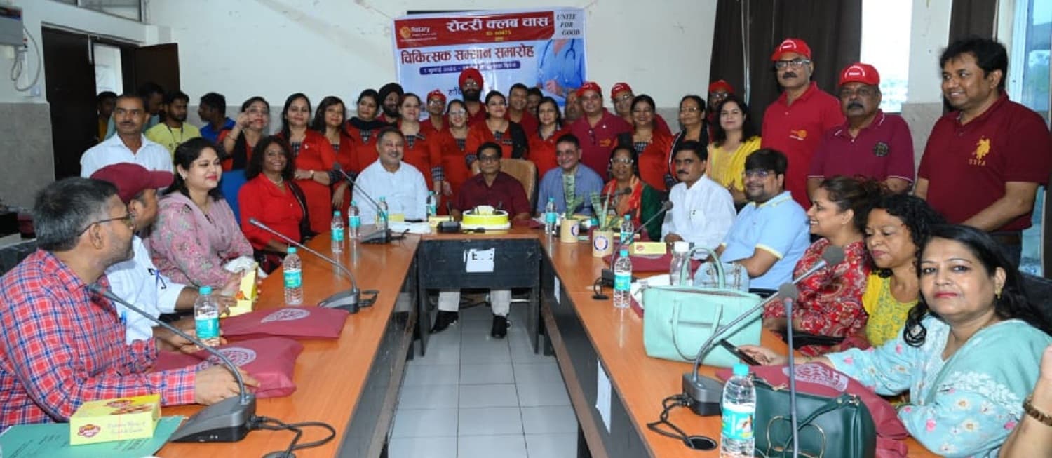 Bokaro News : स्वास्थ्य के क्षेत्र में बेहतर कार्य करने वाले चिकित्सक हुए सम्मानित