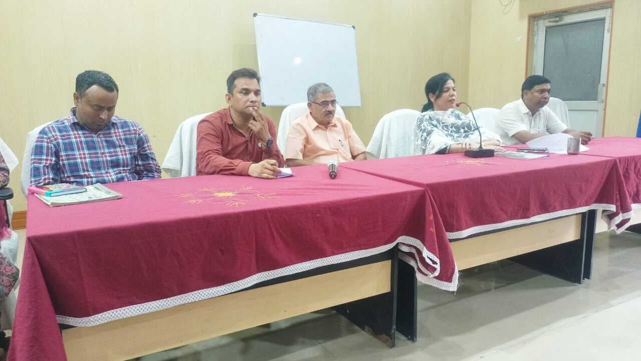 hajipur news. युवाओं का सक्रिय मतदाता बनना देश की लोकतांत्रिक नींव को करता है मजबूत : डीएम