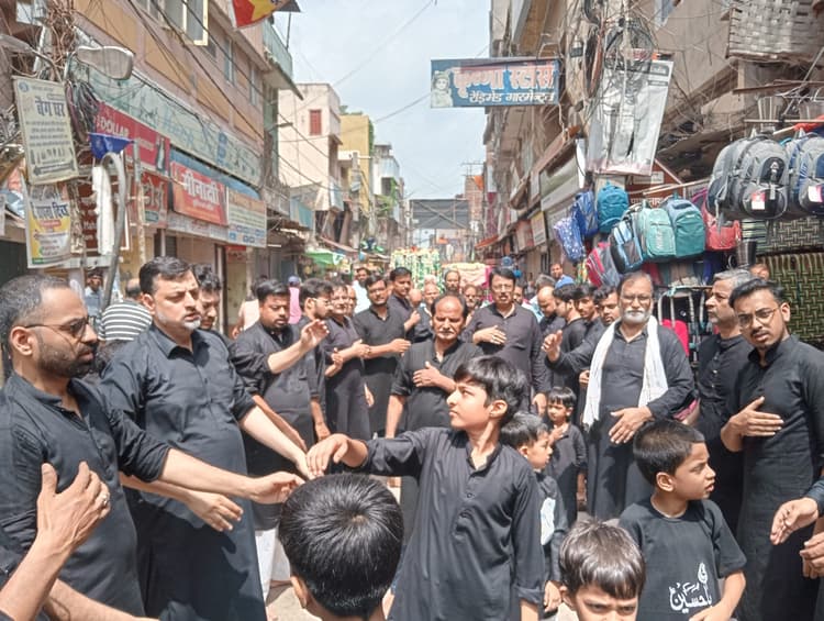 शहर में निकला शहीदों के नाम का मातमी जुलूस  "बीबी का डोला''''